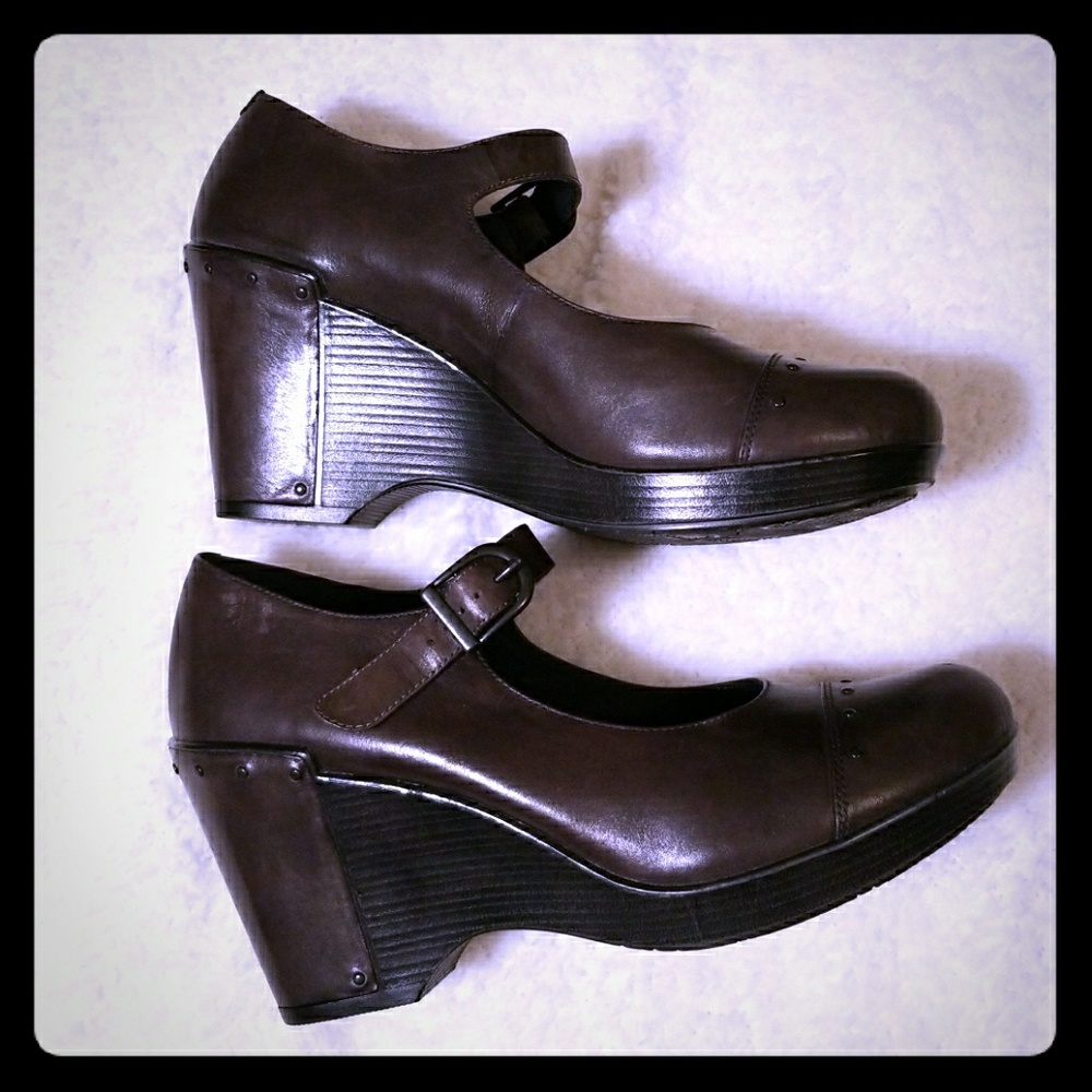 Women's Fanny Wedge